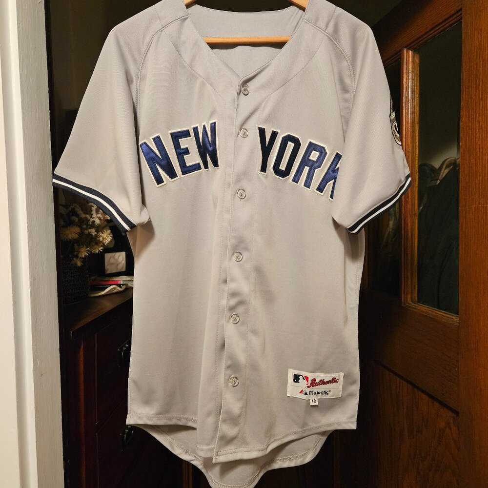 New York Yankees Majestic #62 Baseball Jersey - Size 48